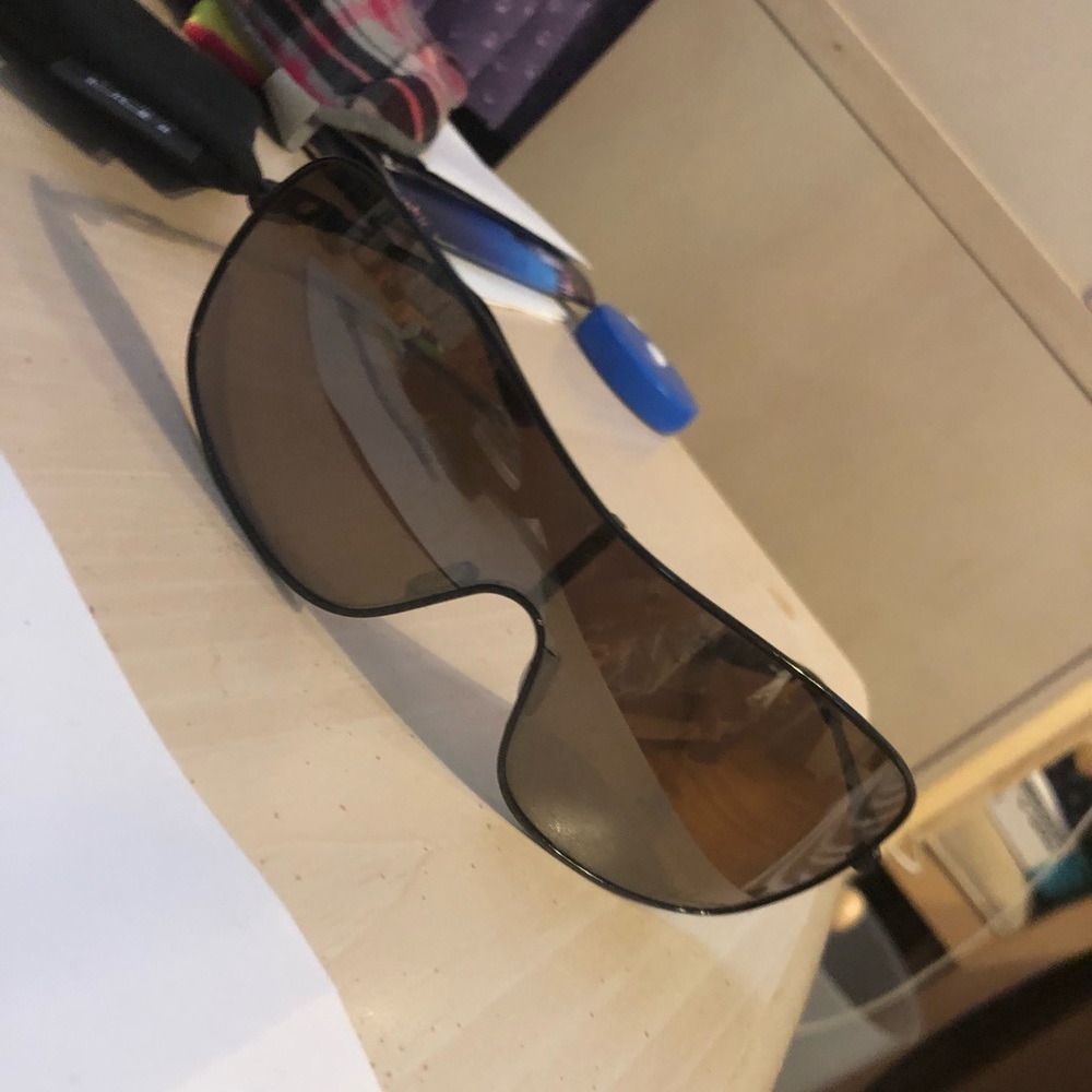 Extremely good almost new condition Oakley’s